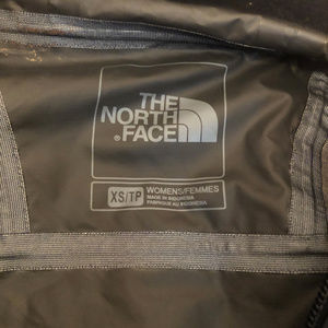 NORTHFACE RAINCOAT WITH HOOD BLACK